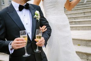 animación en bodas novios con copas