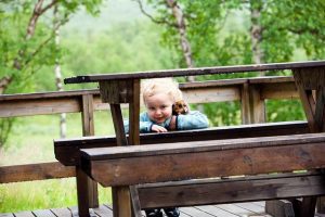 niña juegos de paracaídas