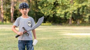 fiesta-pirata-infantil-con-espada-y-bigote