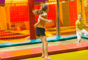 parques para fiestas infantiles feliz divertido