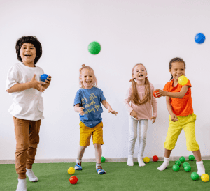 juegos para fiesta de niños felices y divertida