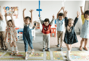 niñas pequeñas en animaciones infantiles divertidas Alicante