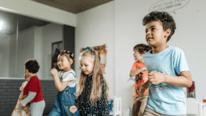 Bailes de Graduación Infantil divertida