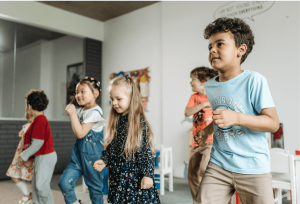 Animación baile para fiestas divertidas felices