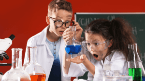 Experimento científico infantil divertido